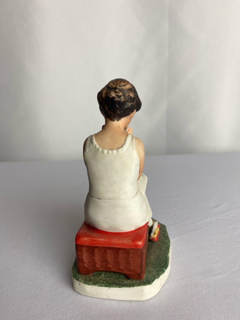 Vintage Norman Rockwell "The Daydreamer" Porcelain Figurine - Picture 3 of 6